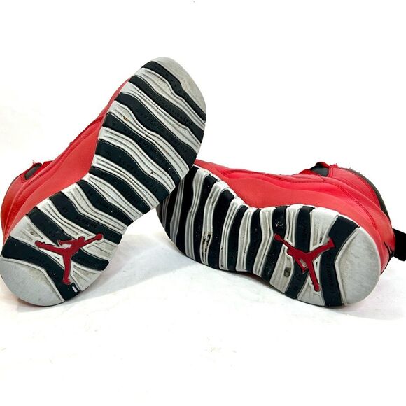 Jordan 10 Retro Bulls Over Broadway Grade School size 5Y - Picture 8 of 11